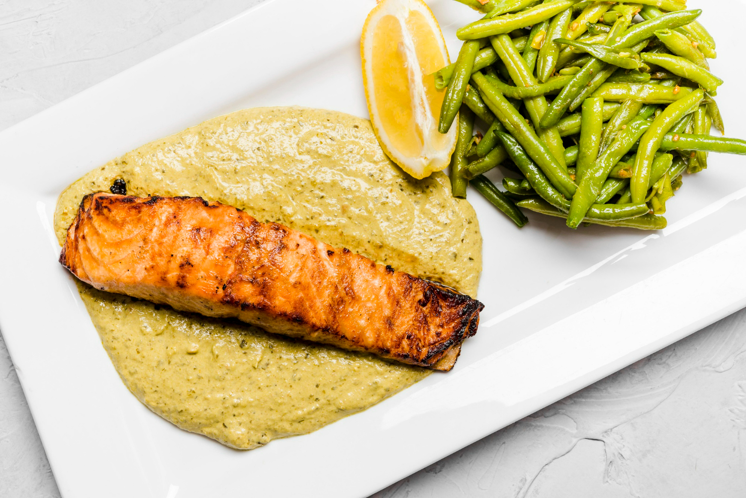 Salmon and Green Beans With Garlic Lemon Butter Sauce